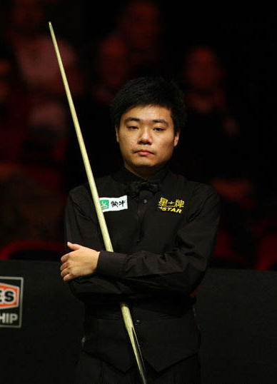 年轻人对综 年轻人对综